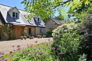 Charming 2-bedroom barn conversion, carpenters barn front entrance