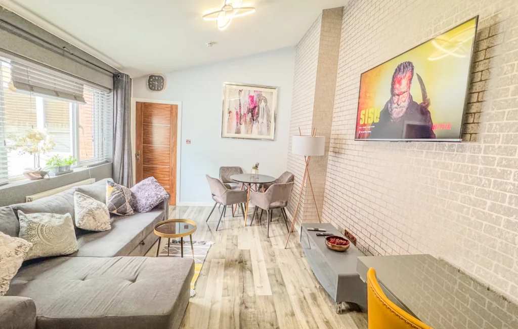chic and cosy 1-bedroom apartment