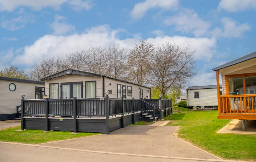 3 bedroom indulgent mini lodge