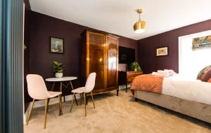 glamorous 1-bedroom studio