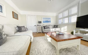 stylish 5-bedroom house near the beach